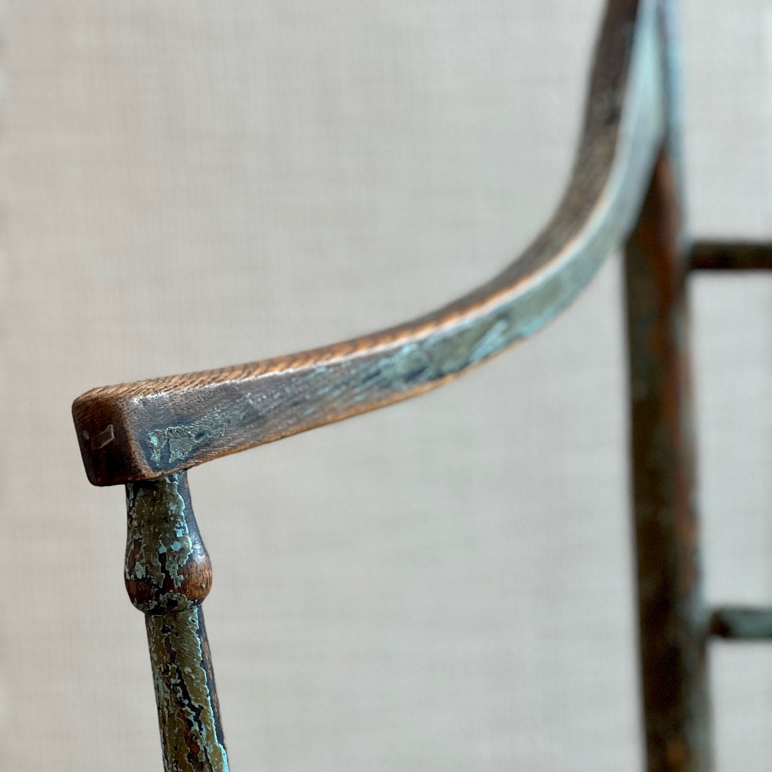 ENGLISH PULL-UP CHAIR