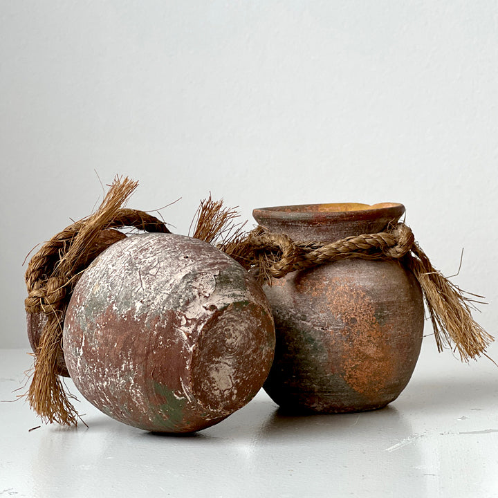 MINIATURE TERRACOTTA POTS (PAIR)