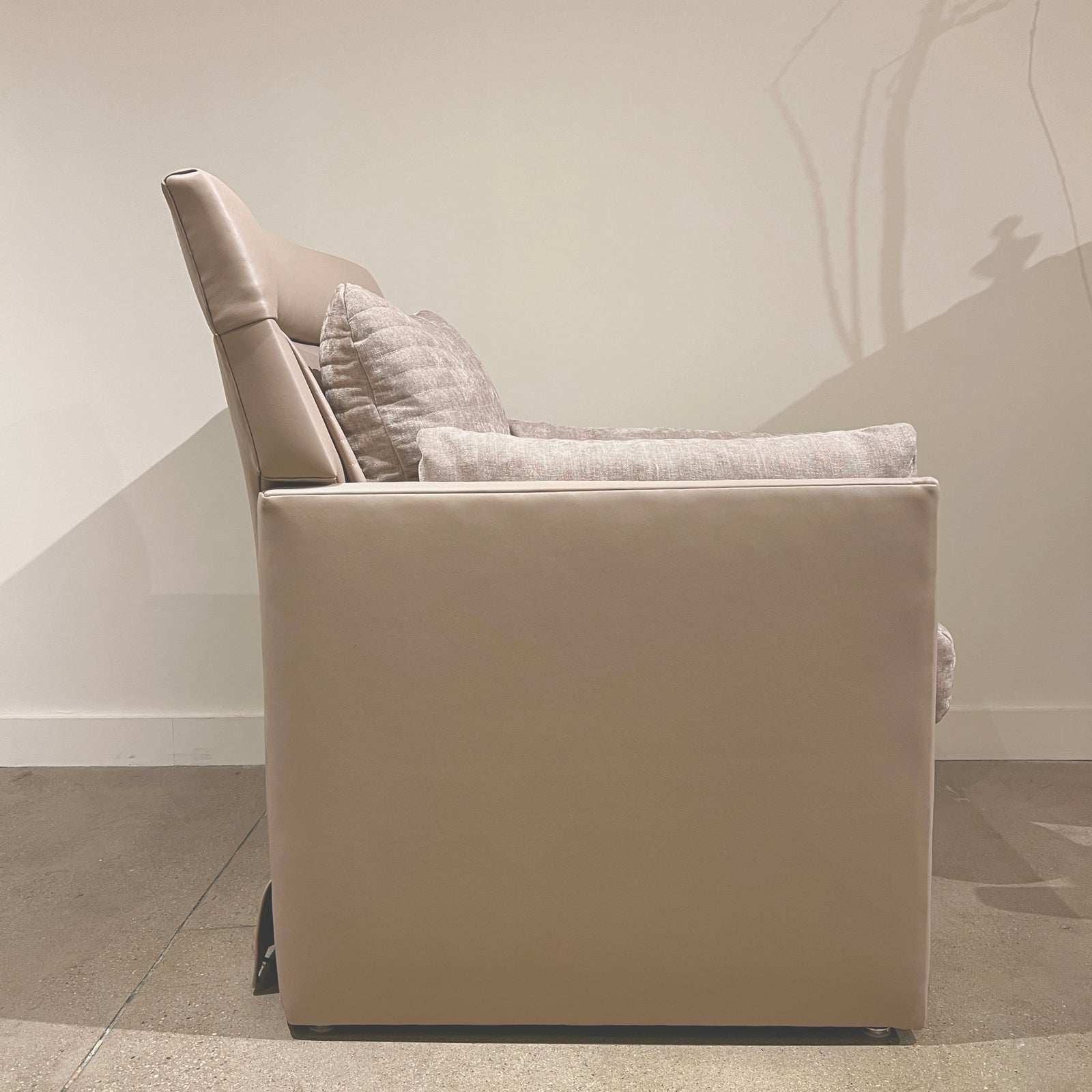 HIGH BACK RECLINER - VEGAN LEATHER - SHOWROOM SAMPLE