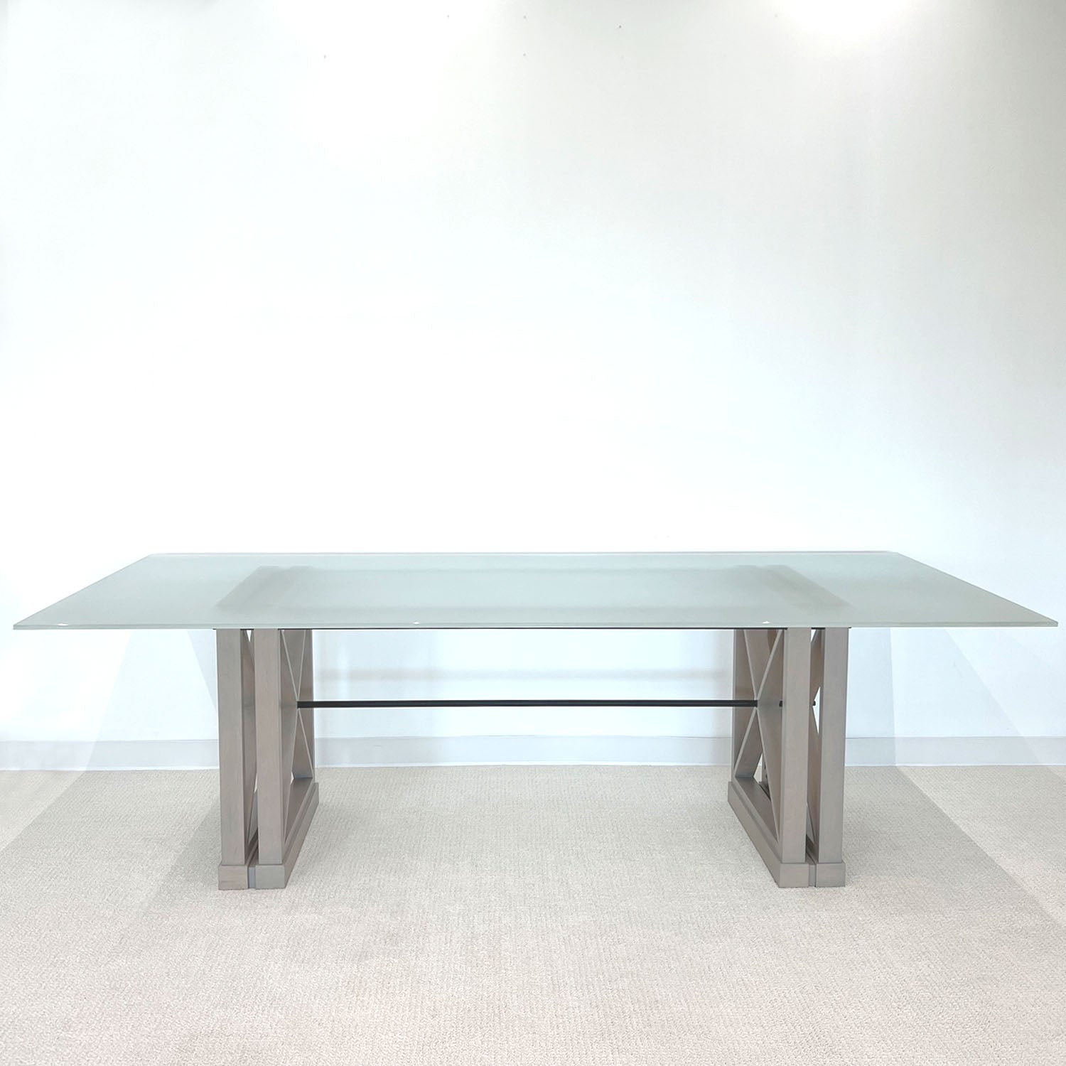 515 DINING TABLE™ - SHOWROOM SAMPLE