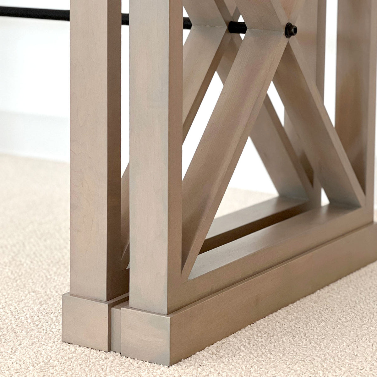 515 DINING TABLE™ - SHOWROOM SAMPLE