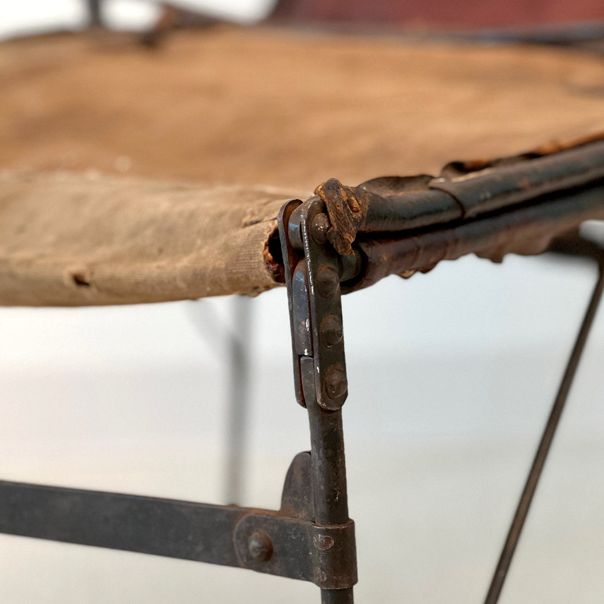 EARLY AMERICAN LEATHER FOLDING BUNK