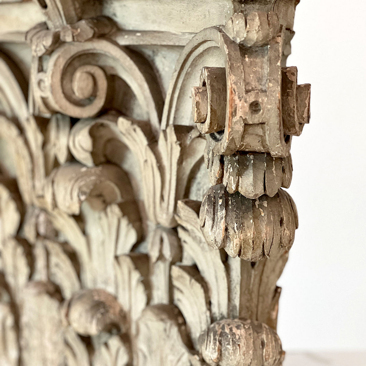 BAROQUE CARVED & PAINTED CORINTHIAN PEDIMENT CAPITAL - 2