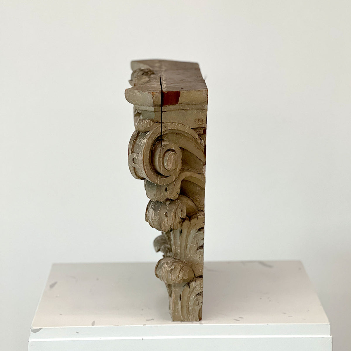 BAROQUE CARVED & PAINTED CORINTHIAN PEDIMENT CAPITAL - 1