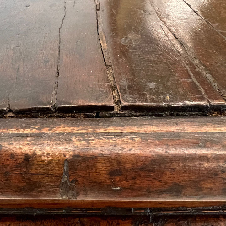 ITALIAN CARVED WALNUT CHEST OF DRAWERS
