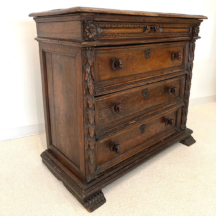 ITALIAN CARVED WALNUT CHEST OF DRAWERS