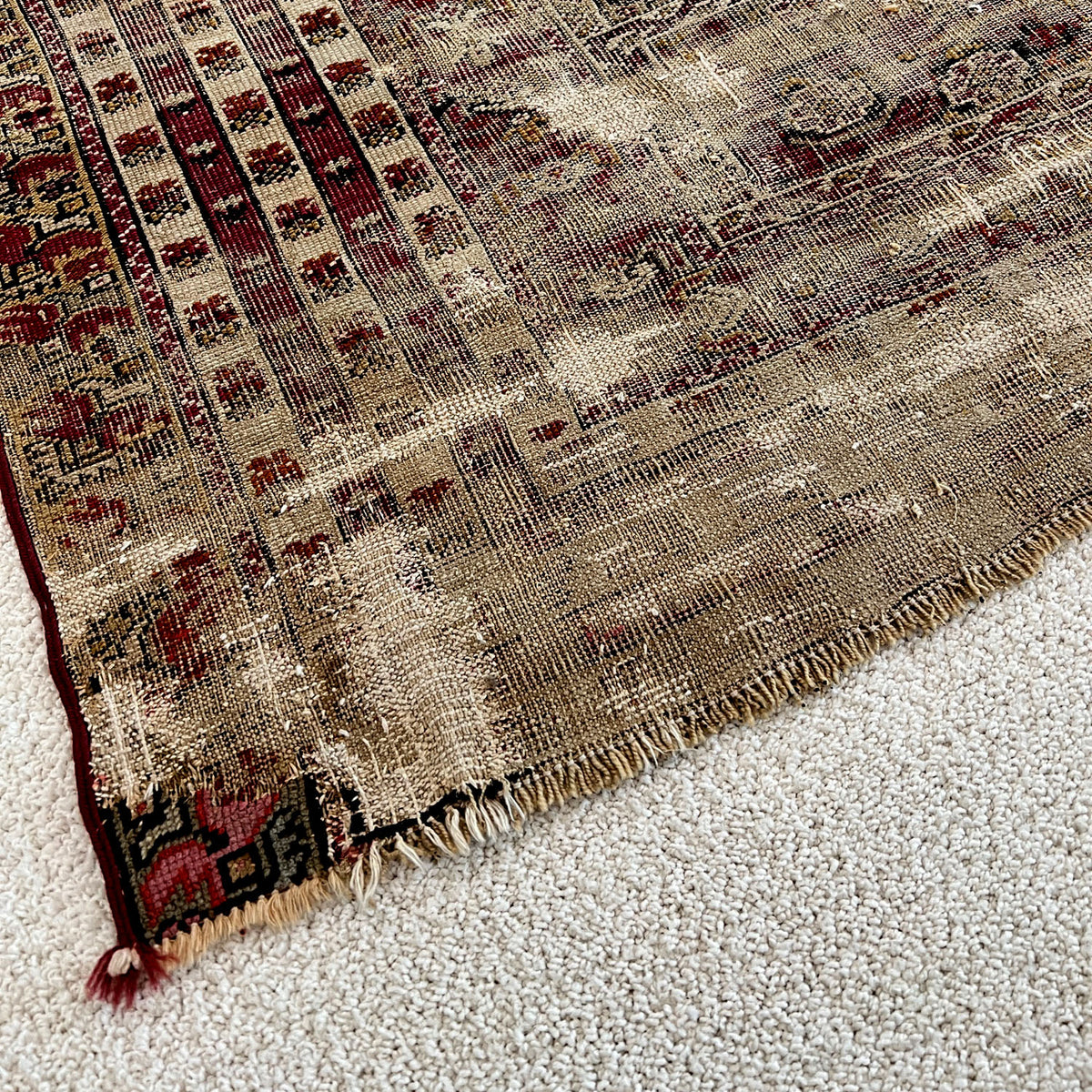 GORDES RUG