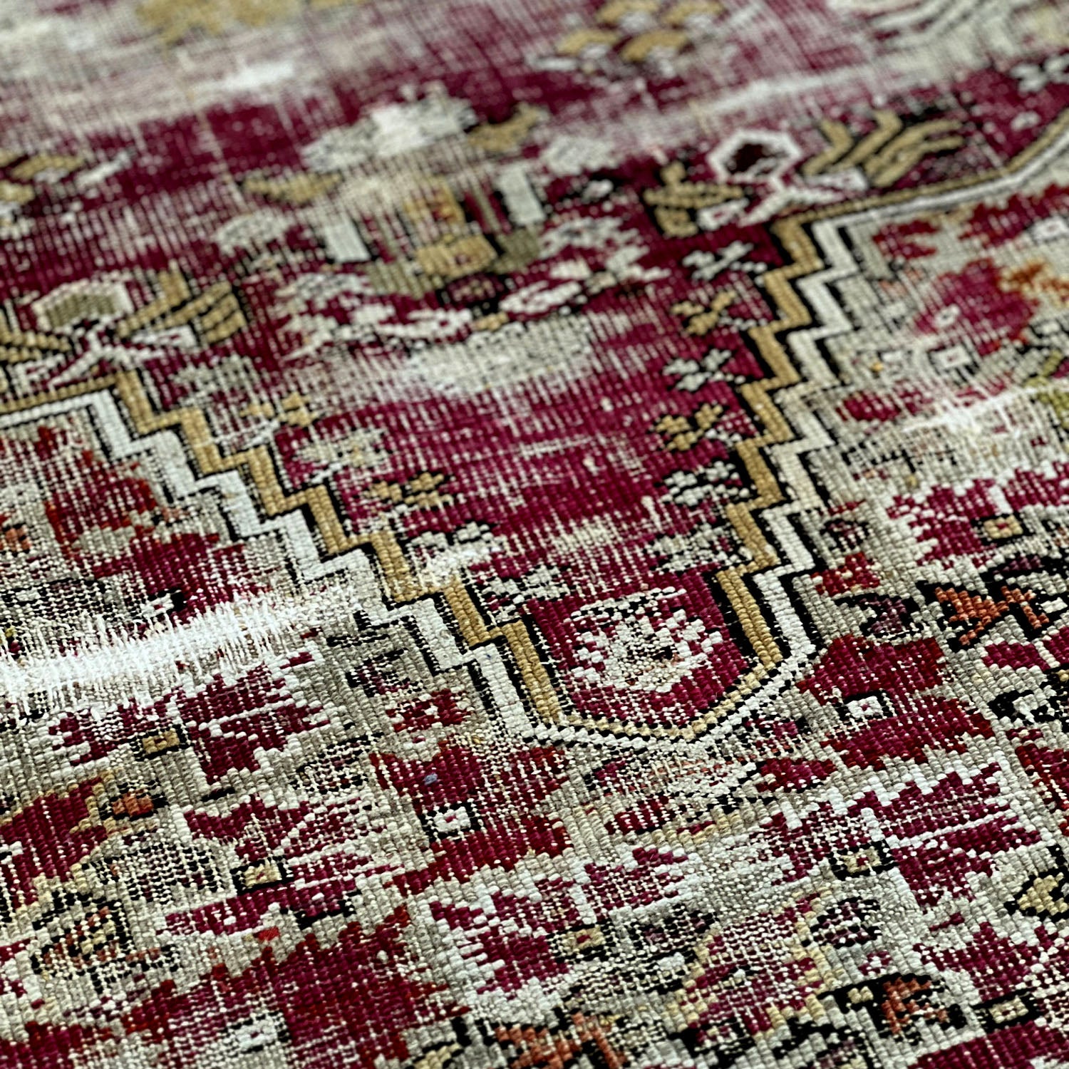 GORDES RUG