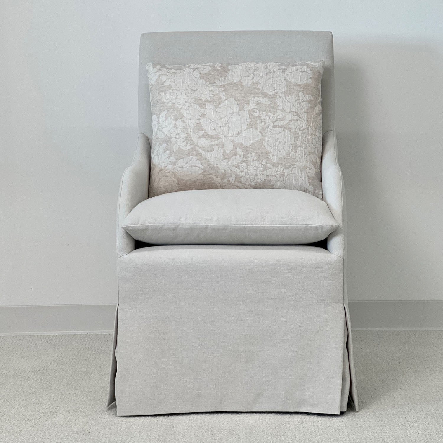 CURVED ARM HARLEY CHAIR™ - RTS