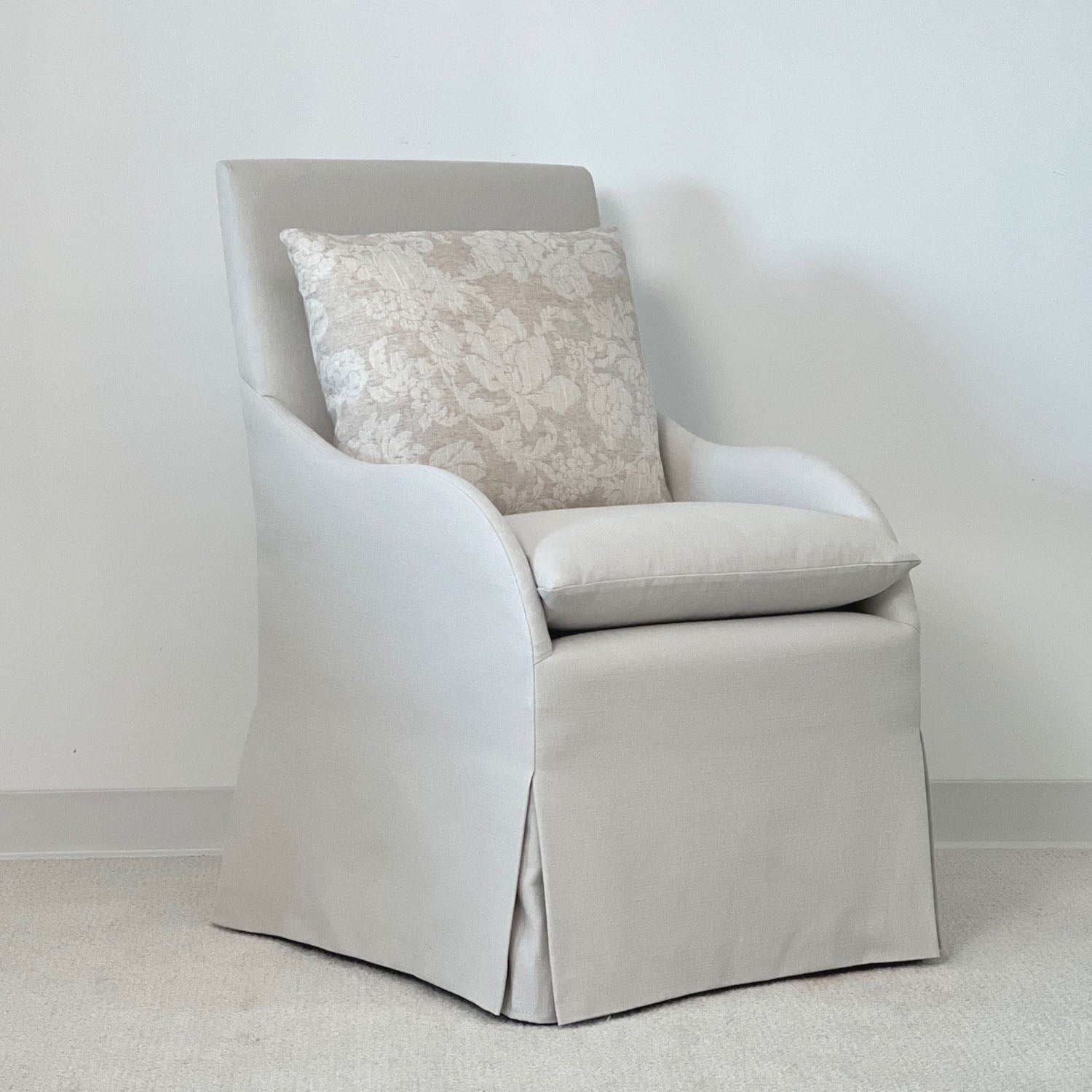 CURVED ARM HARLEY CHAIR™ - RTS