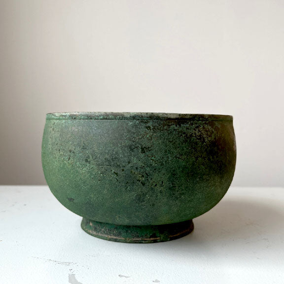 GORYEO DYNASTY BRONZE FOOTED BOWL WITH LID