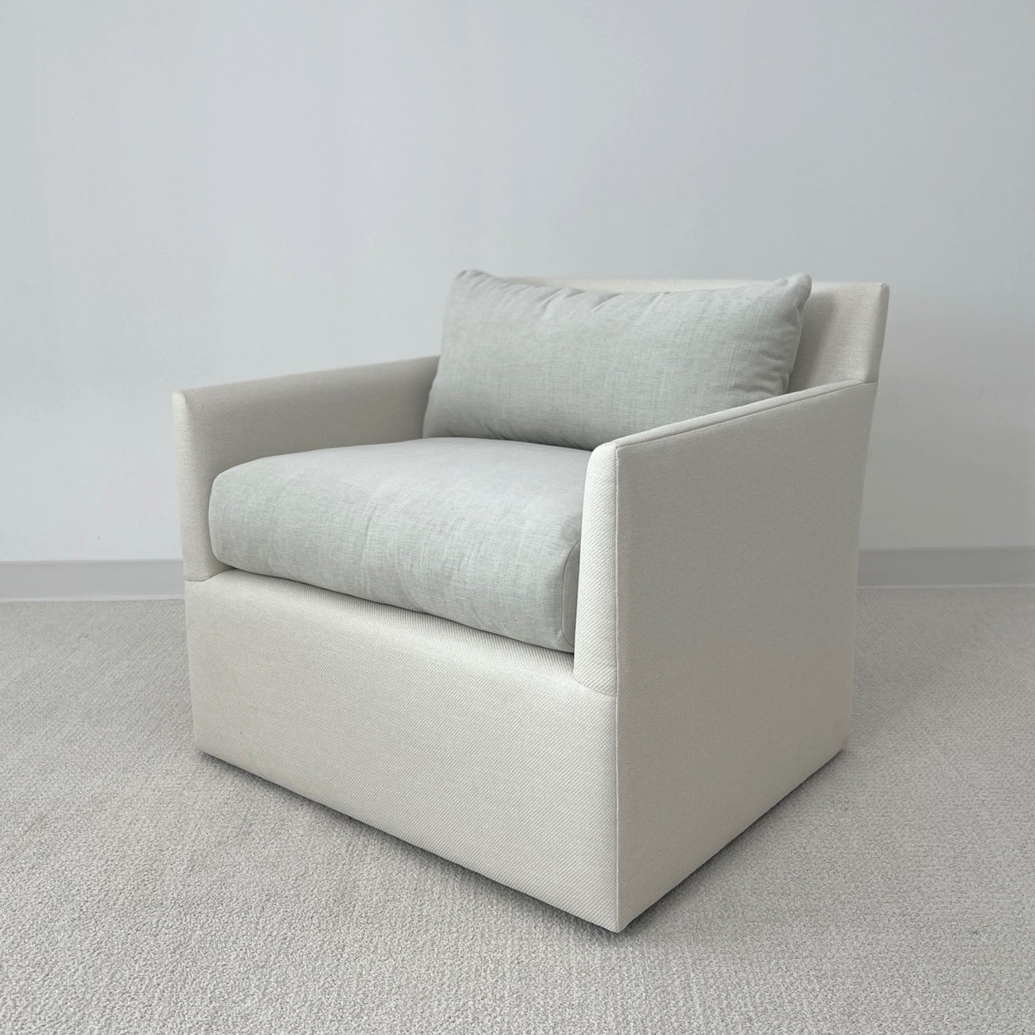LOUNGE CHAIR™ - RTS