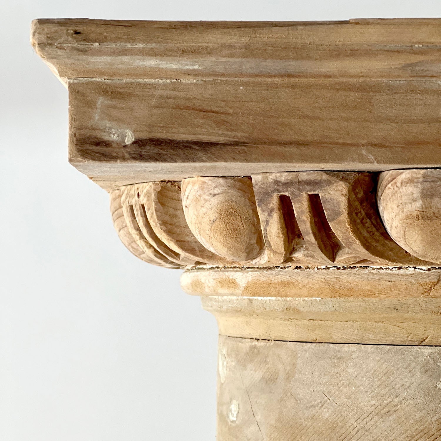 NEWPORT FEDERAL WOOD COLUMNS (PAIR)