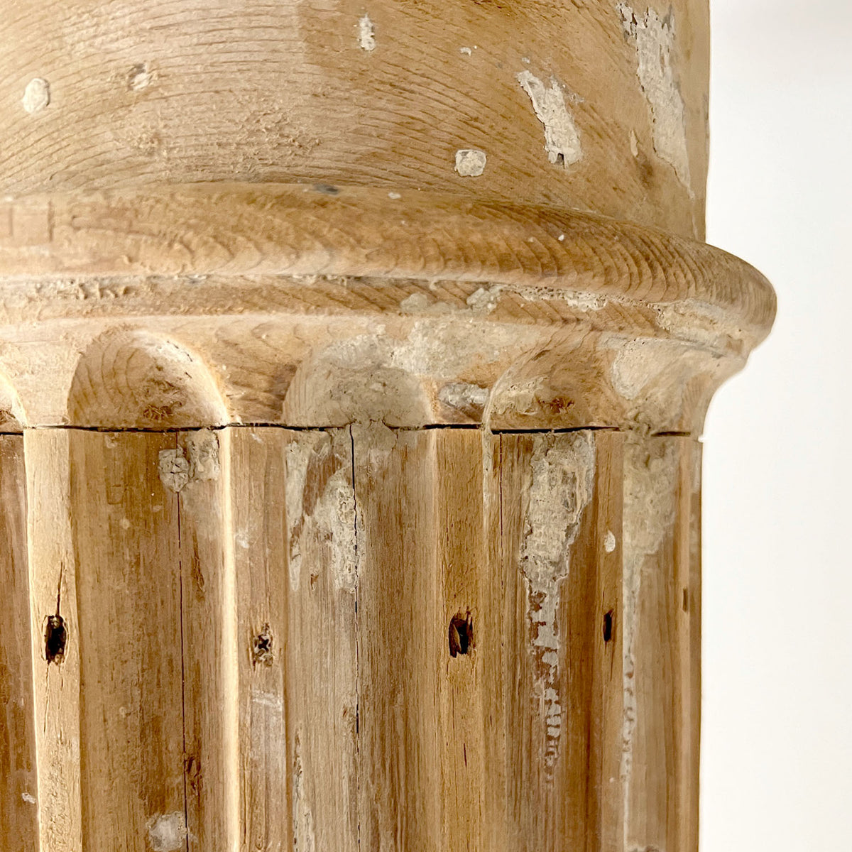 NEWPORT FEDERAL WOOD COLUMNS (PAIR)
