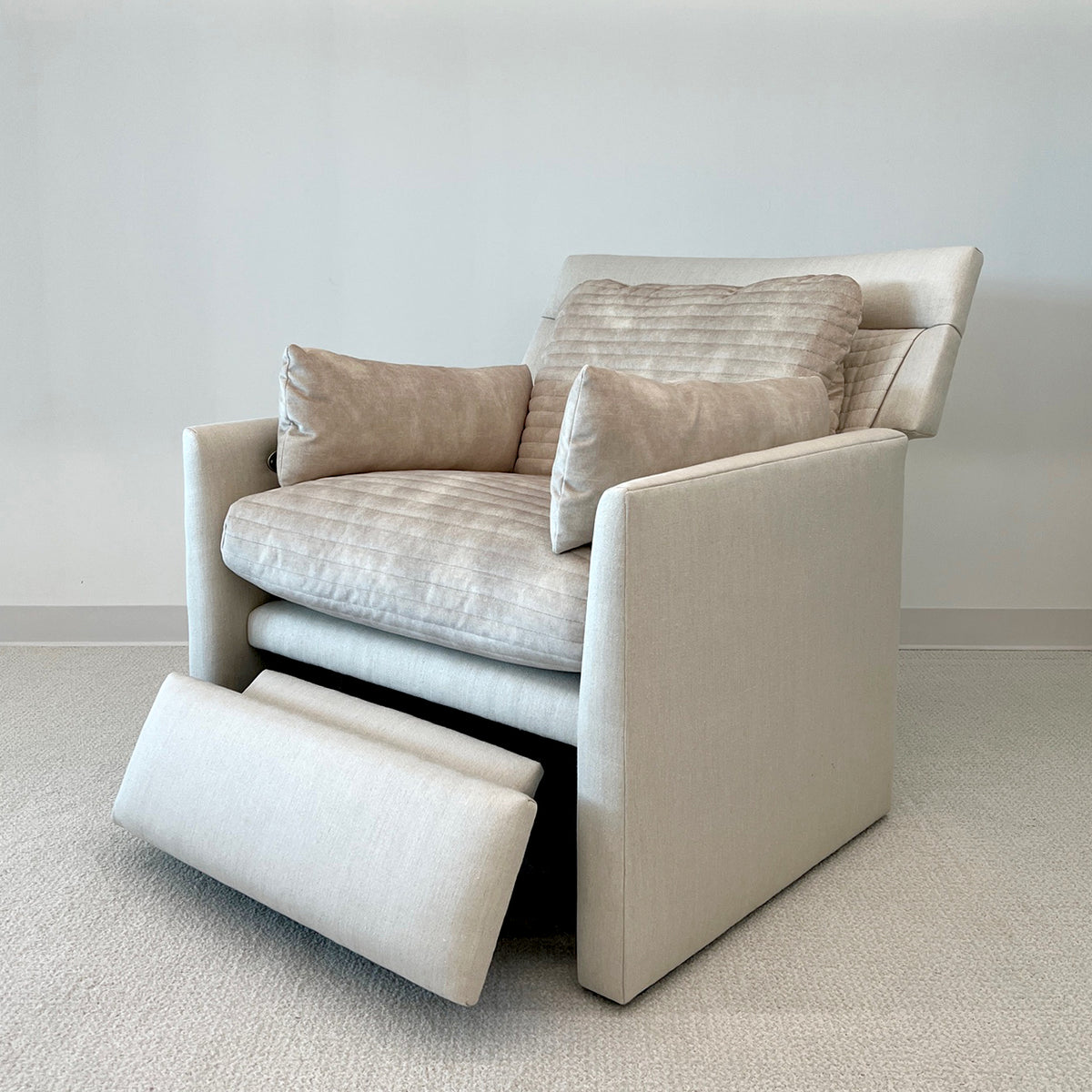 HIGH BACK RECLINER™ - RTS