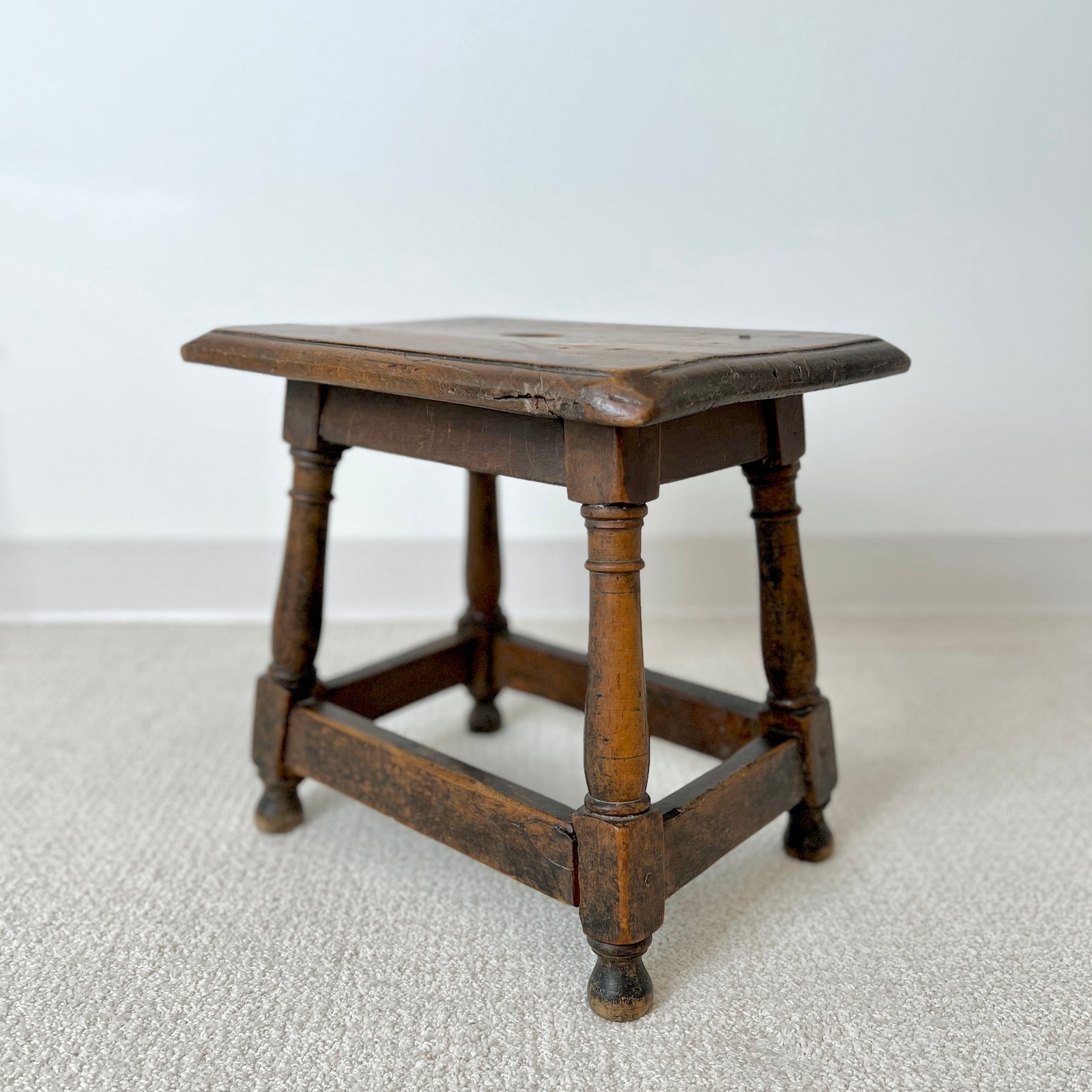 BAROQUE WOOD STOOL - 1