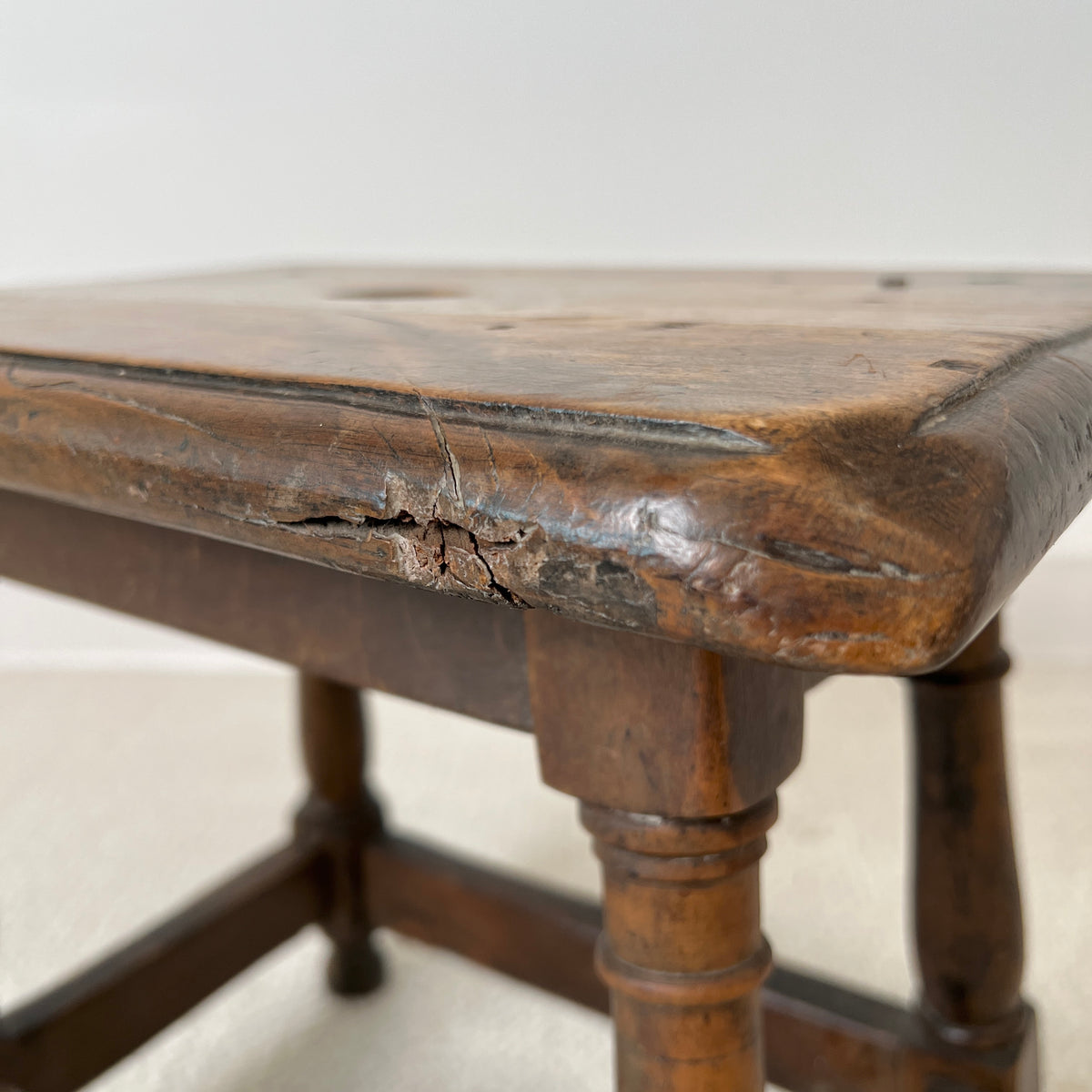 BAROQUE WOOD STOOL - 1