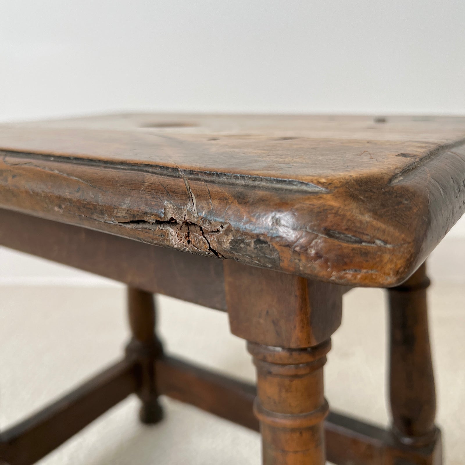 BAROQUE WOOD STOOL - 1