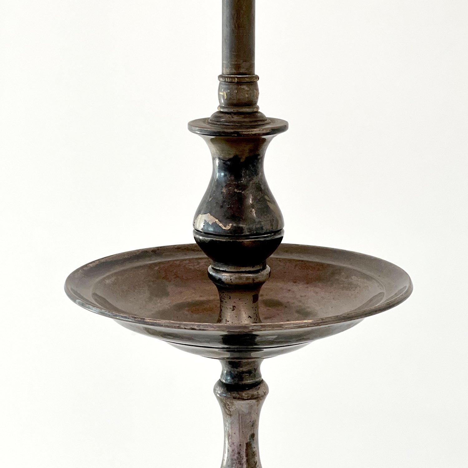 BALL-FOOTED TRIANGLE CANDLESTICK LAMP