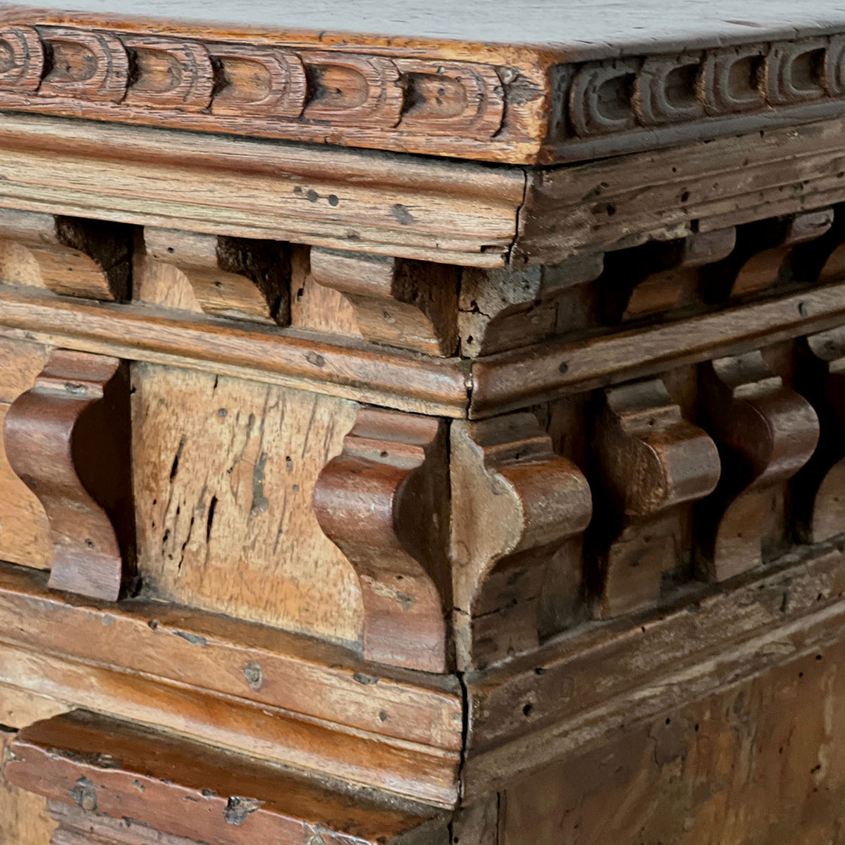 TUSCAN BAROQUE WALNUT CHEST