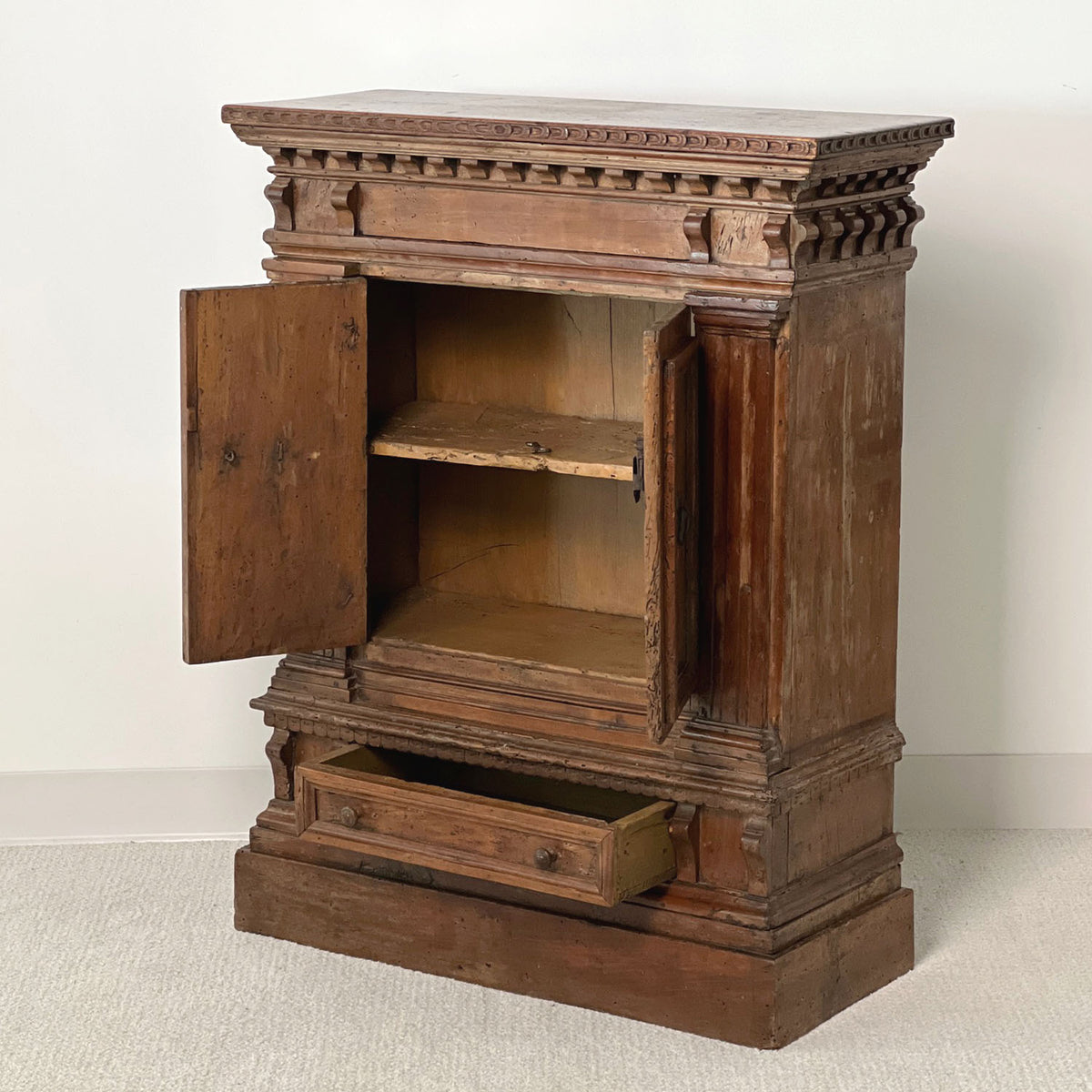 TUSCAN BAROQUE WALNUT CHEST