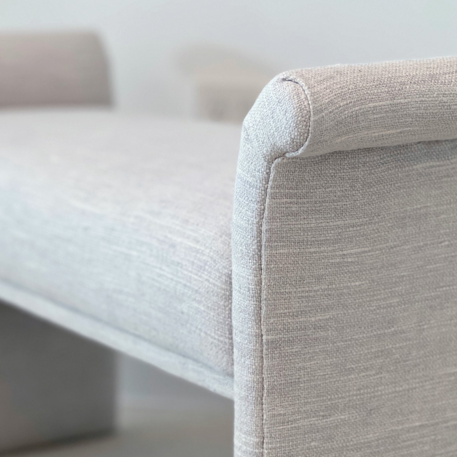 UPHOLSTERED BENCH™