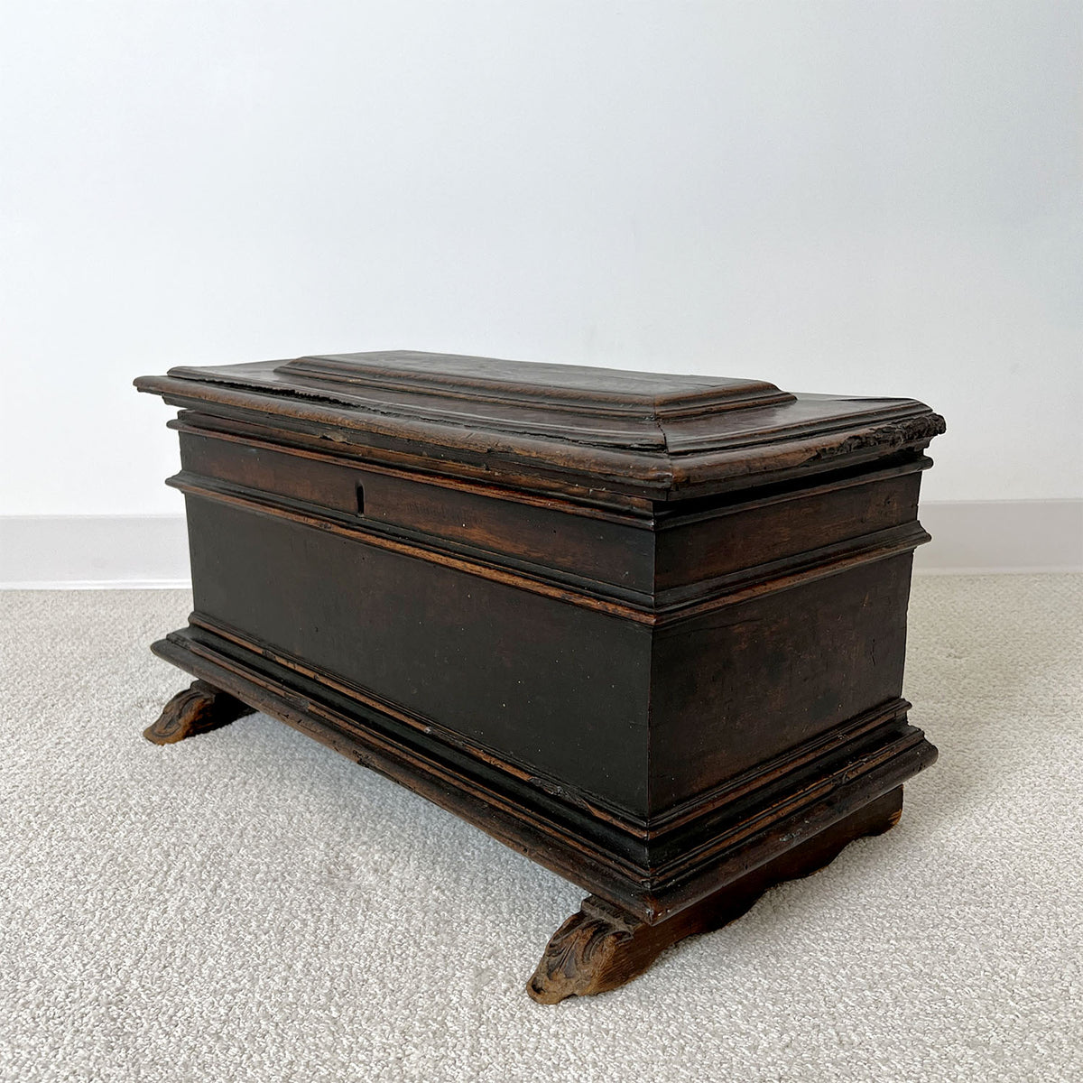 BAROQUE WALNUT TABLE COFFER