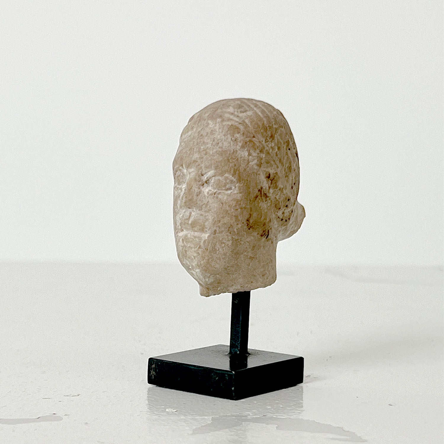 FEMALE STONE HEAD