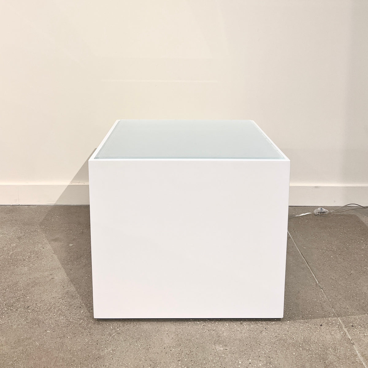 LANTERN CUBE TABLE™ - SHOWROOM SAMPLE