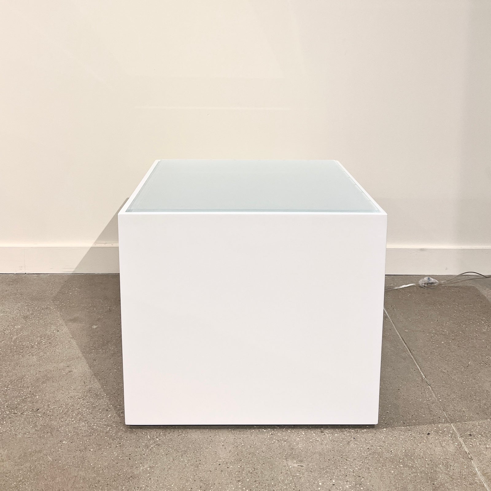 LANTERN CUBE TABLE™ - SHOWROOM SAMPLE