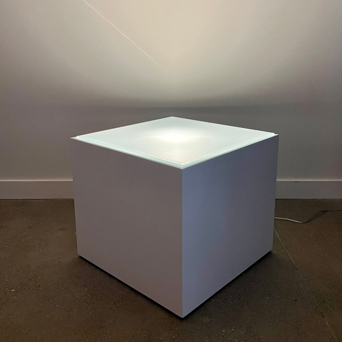 LANTERN CUBE TABLE™ - SHOWROOM SAMPLE