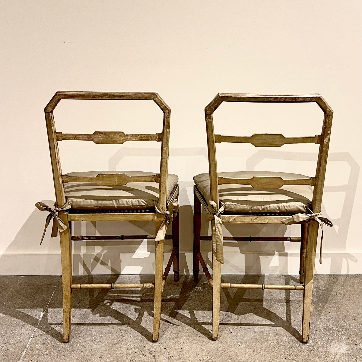 18th CENTURY REGENCY SIDE CHAIRS (PAIR)