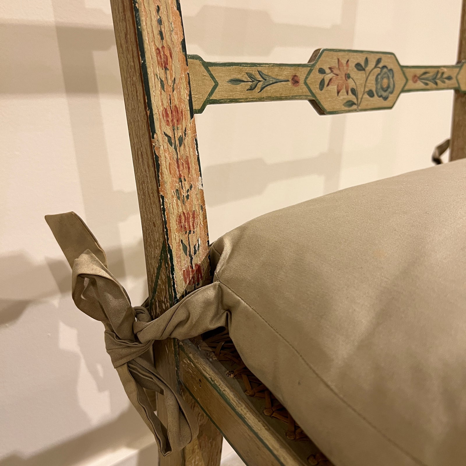 18th CENTURY REGENCY SIDE CHAIRS (PAIR)