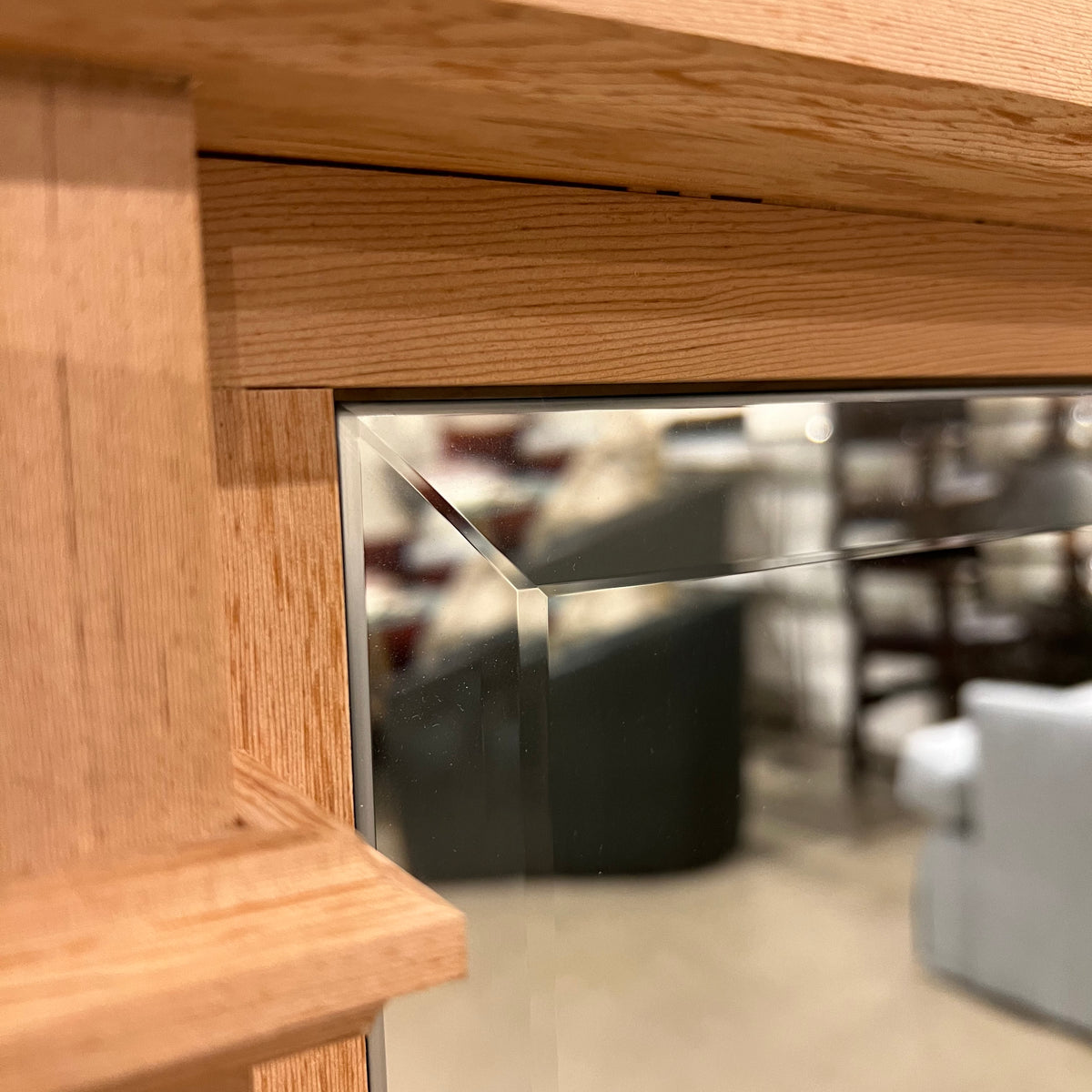 PEDIMENT MIRROR 706 - SHOWROOM SAMPLE