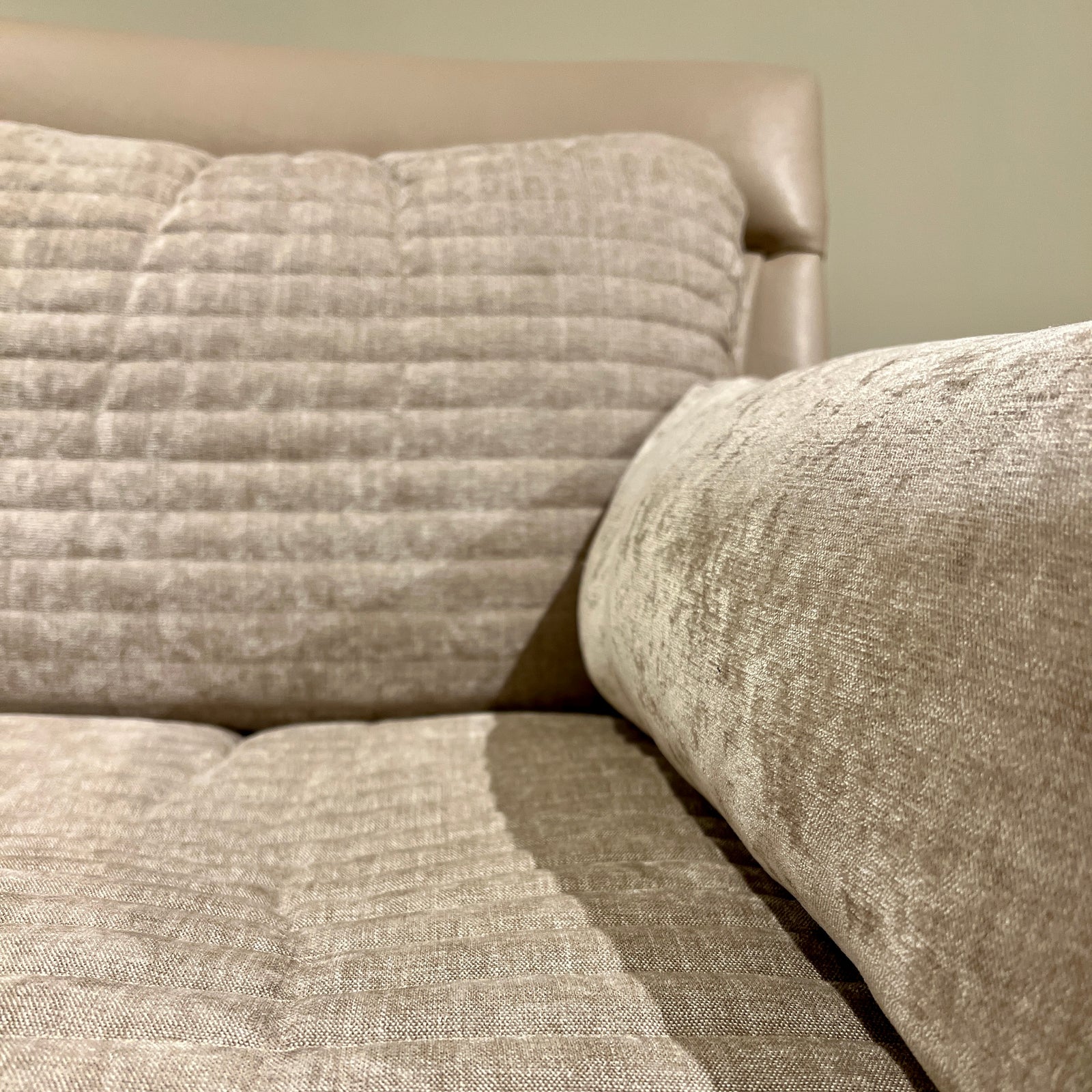 HIGH BACK RECLINER - VEGAN LEATHER - SHOWROOM SAMPLE