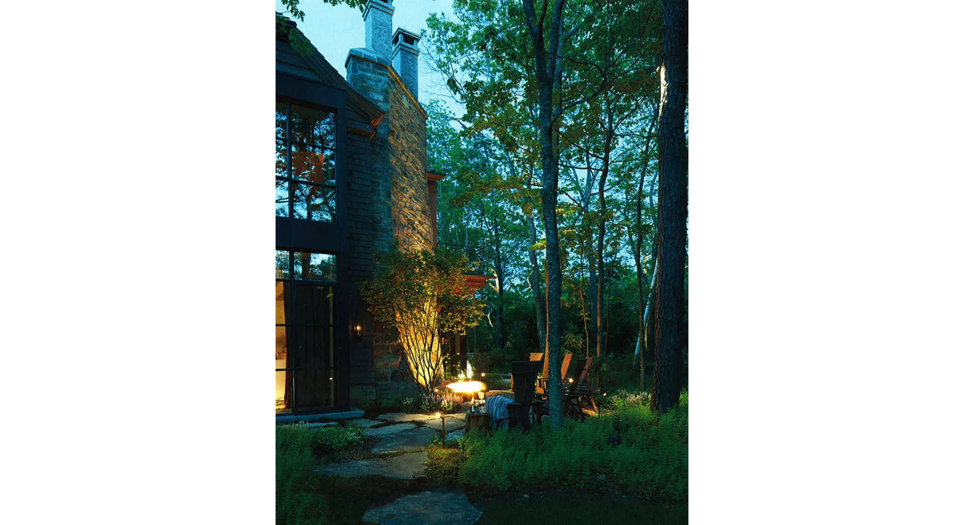 OUTDOOR LIVING