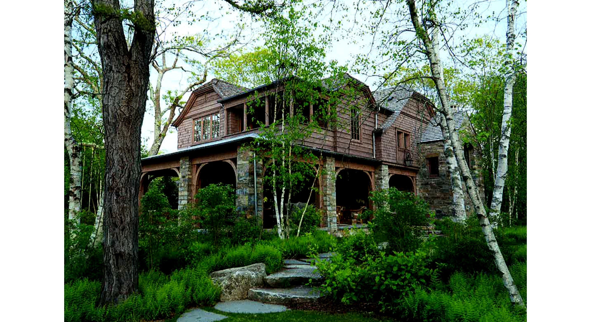 OUTDOOR LIVING